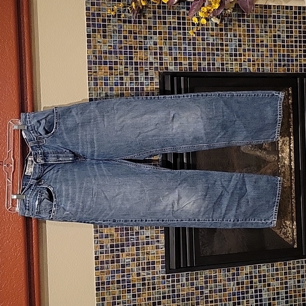 Men's Levi's 559 size 34 X 36. Great shape. Vintage faded blue.